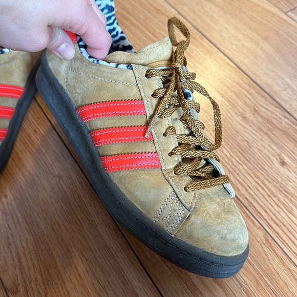 Adidas sneaker - XLARGE collab. Size 8 women - Picture 4 of 5